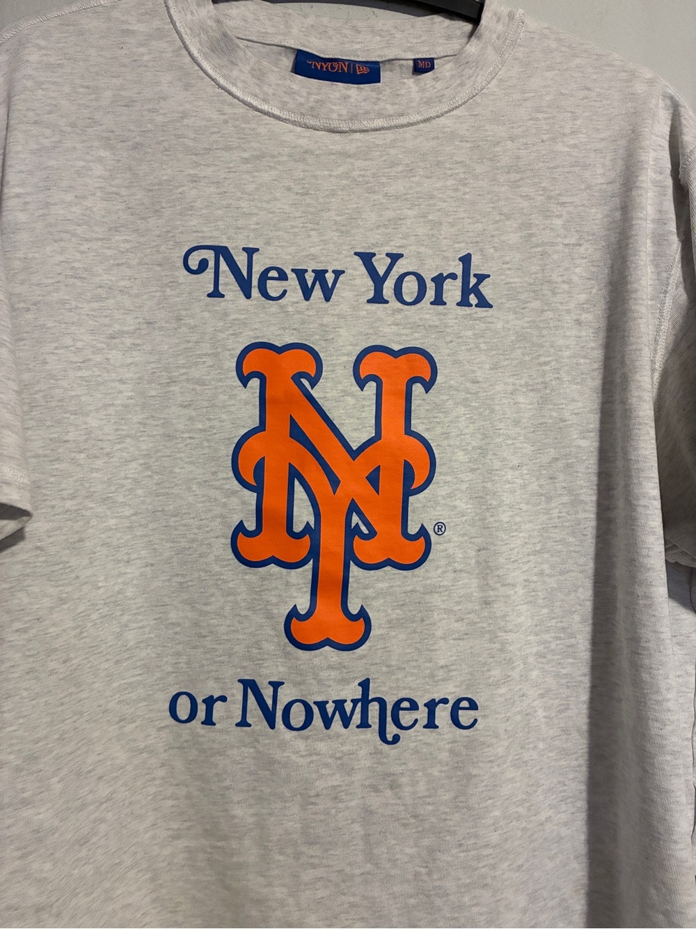 NYON x New Era New York Mets Short Sleeve Tee - Light Gray - Picture 2 of 6
